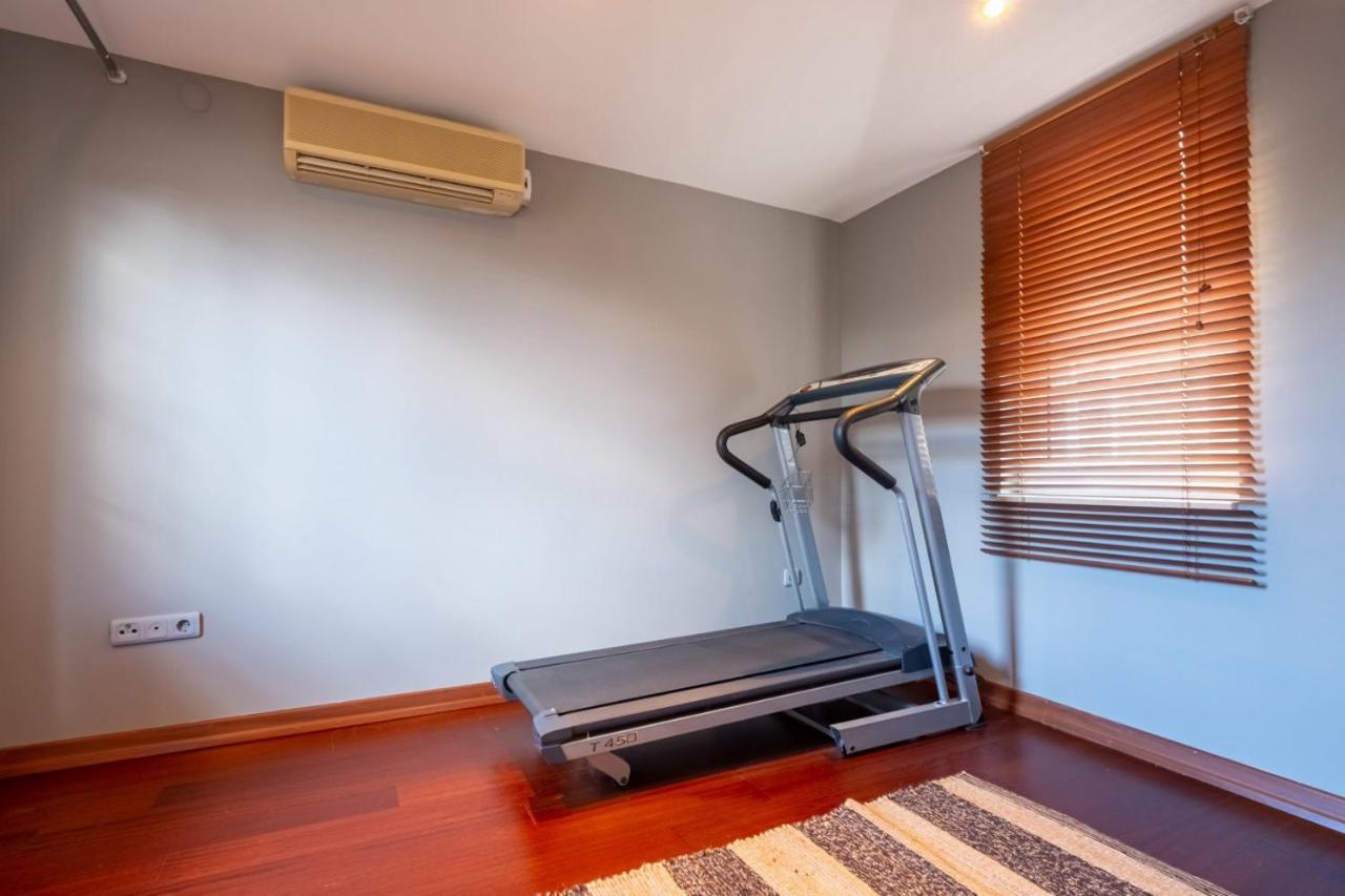 Flat With Terrace Near Istiklal Street Apartment Istanbul Exterior photo